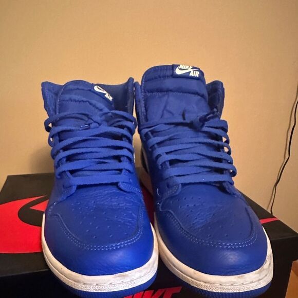 Air Jordan 1 Retro Hyper Royal - size 12M - Picture 2 of 7